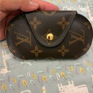 Louis Vuitton 6 Key Holder